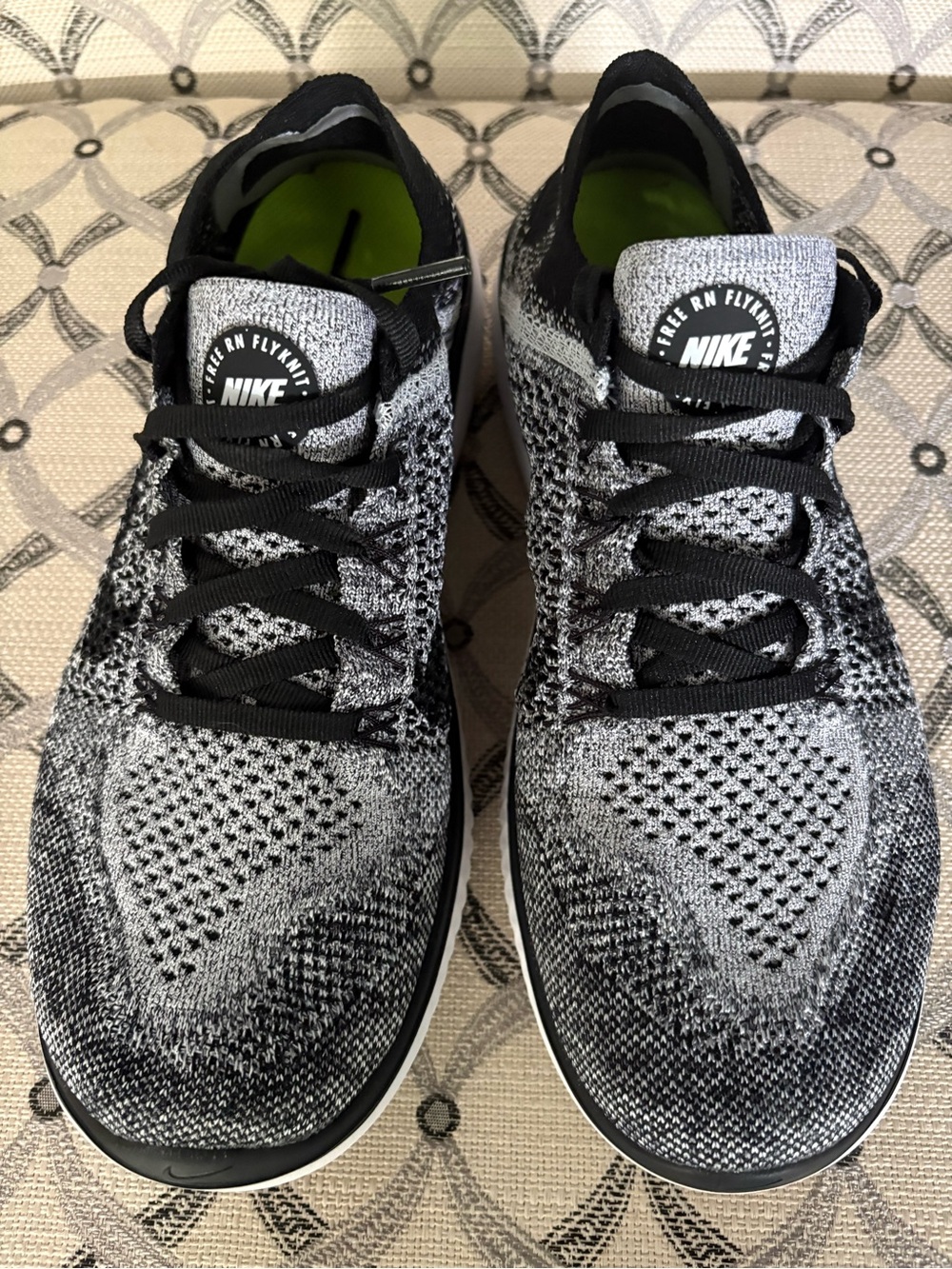 Mens 8 Nike Free RN Flyknit White Black Oreo Running Shoes Sneakers 942838-101